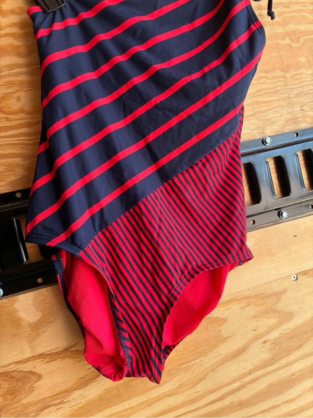 DKNY Red & Navy One Shoulder Swimsuit Top In Size 4 - Picture 3 of 6